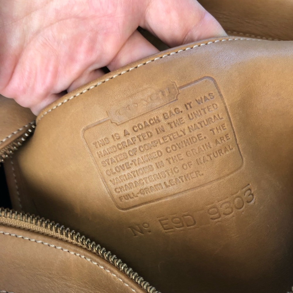 COACH PRISTINE CONDITION - Picture 6 of 6